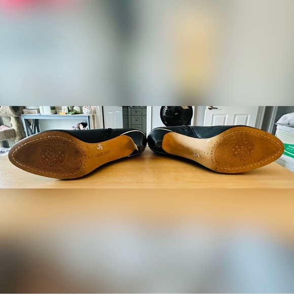 Vince Camuto Vinisha Black Leather Heeled Booties - Picture 5 of 7